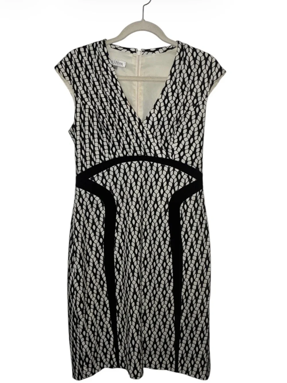 Kay Unger Elegant Black‎ and White Patterned Dress Sz 10 like new